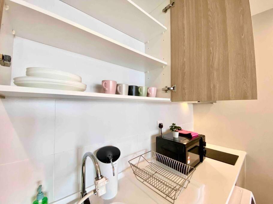 Tropicana 218 Macalister #Wondercolor #Infinity Pool #Georgetown #5Pax #2Br 2Bath #1King 1Queen 1Single #Quality Well Maintained #Private Host מראה חיצוני תמונה